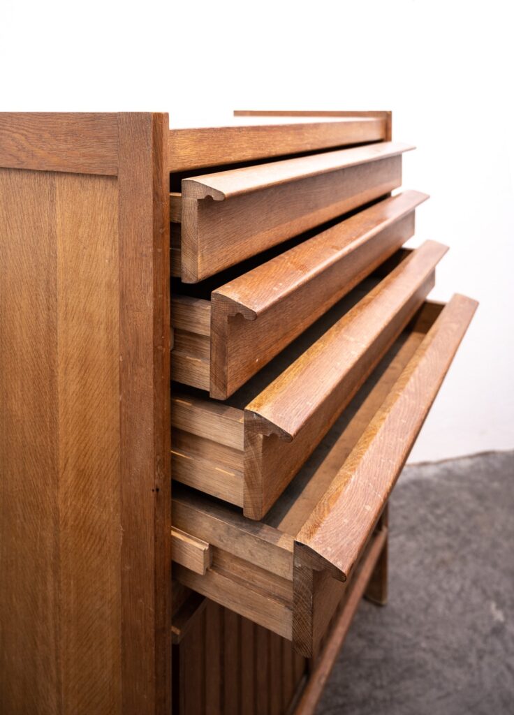 oak-cabinet-by-Guillerme-et-Chambron-113