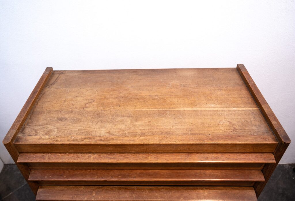oak-cabinet-by-Guillerme-et-Chambron-114