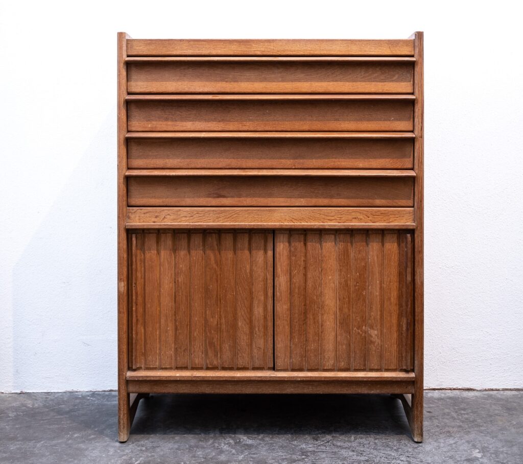 oak-cabinet-by-Guillerme-et-Chambron-13