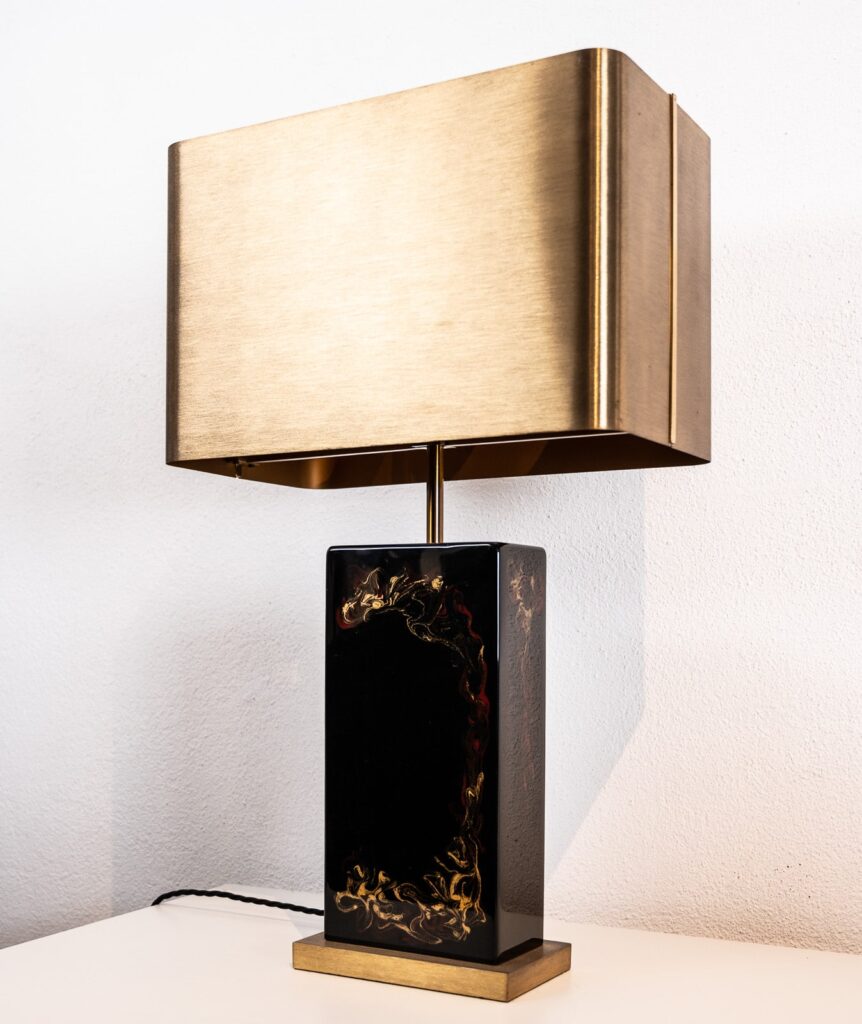 rare-lacquer-table-lamp-by-Chrystiane-Charles1