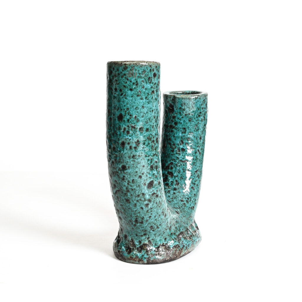 two-spout-Accolay-blue-vase-4