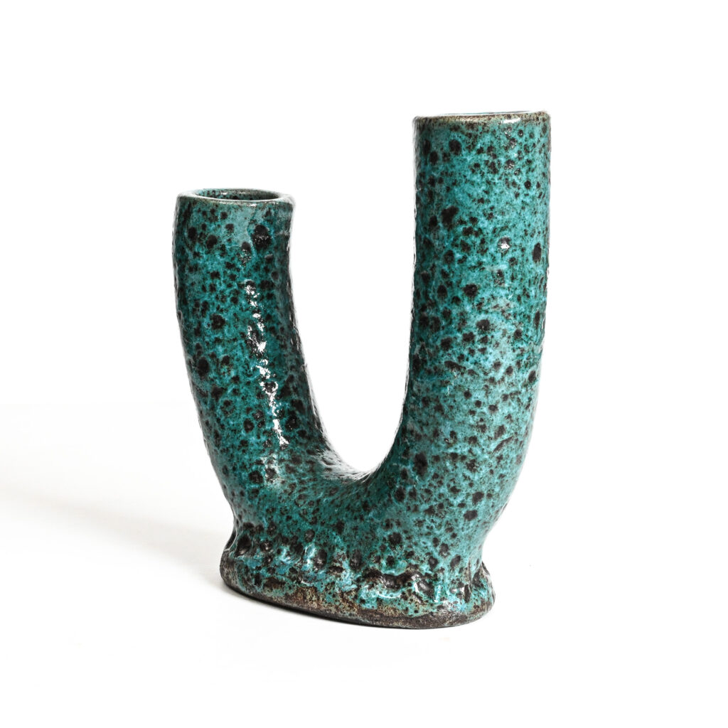 two-spout-Accolay-blue-vase-5