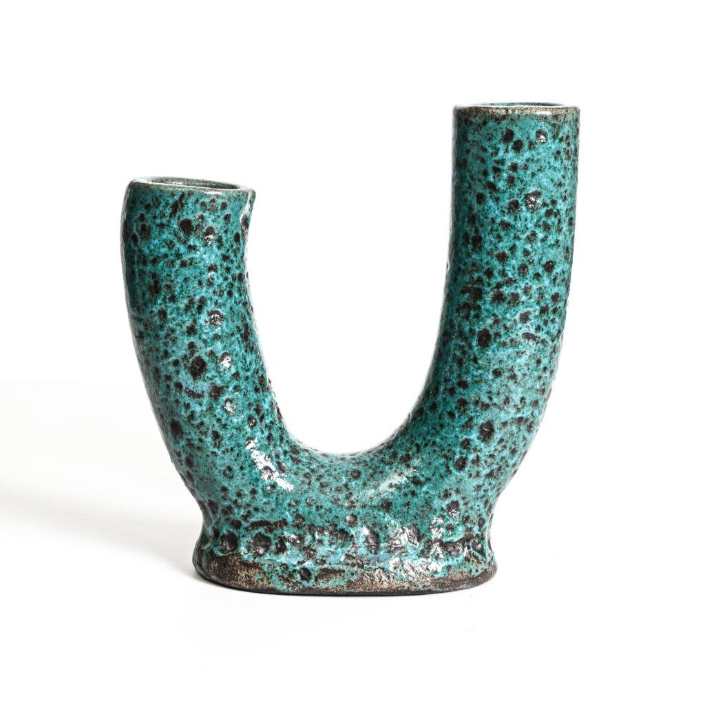 two-spout-Accolay-blue-vase-6