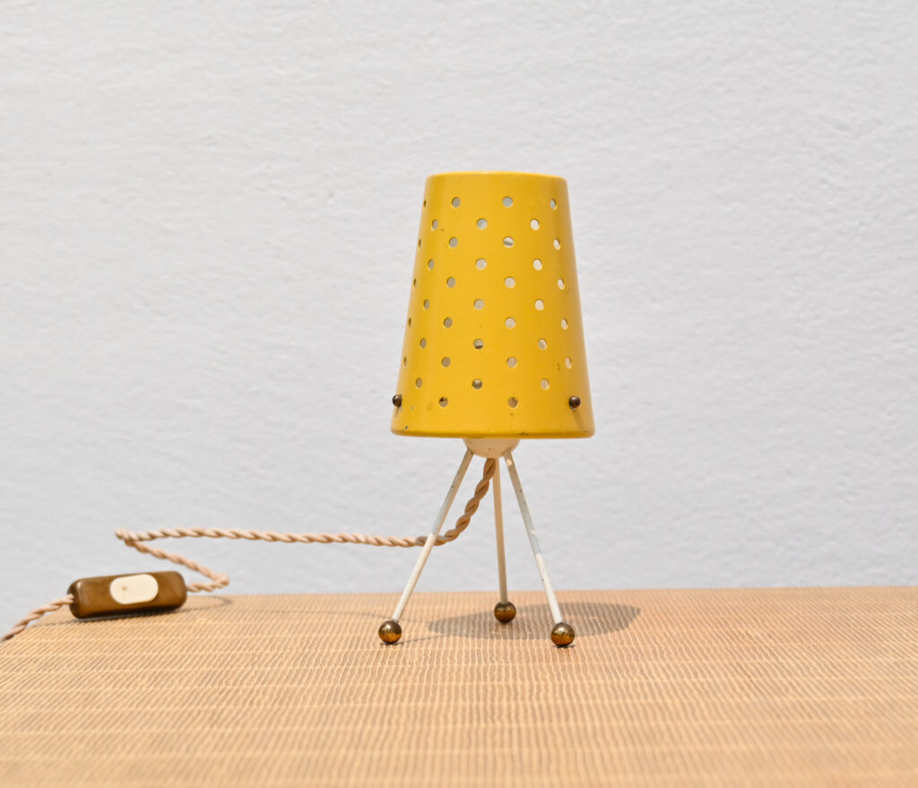 yellow tripod table lamp 117