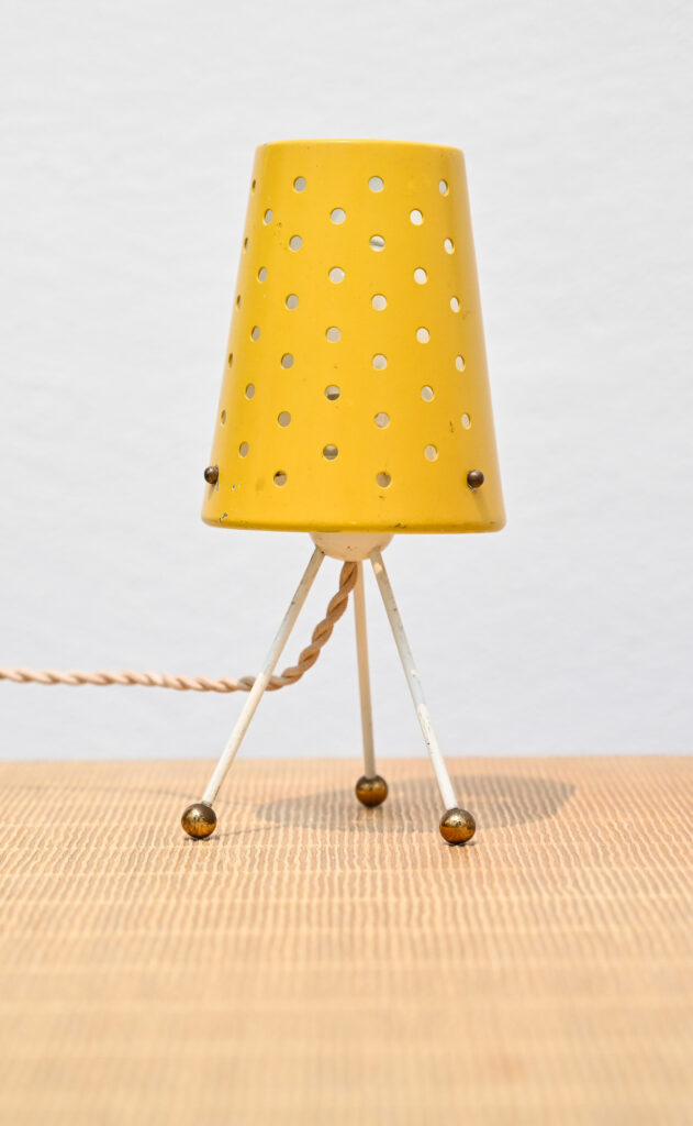 yellow tripod table lamp 118