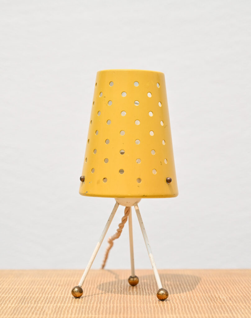 yellow tripod table lamp 119