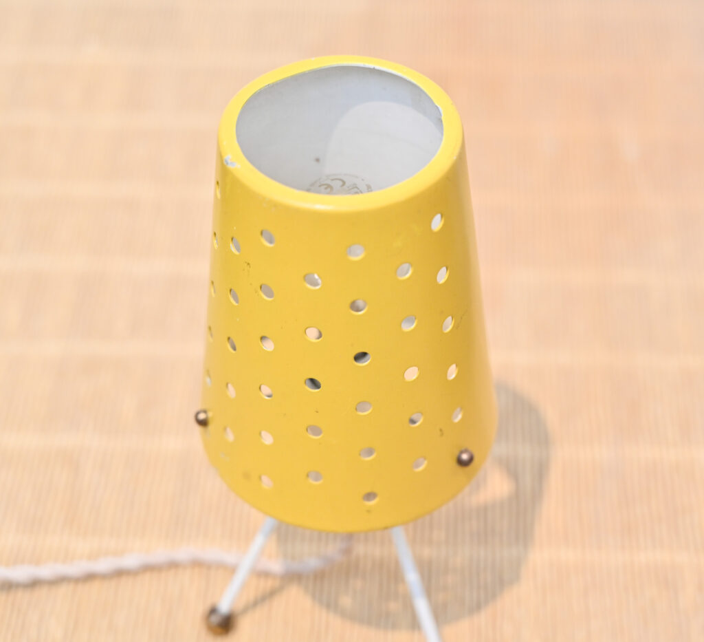 yellow tripod table lamp 126