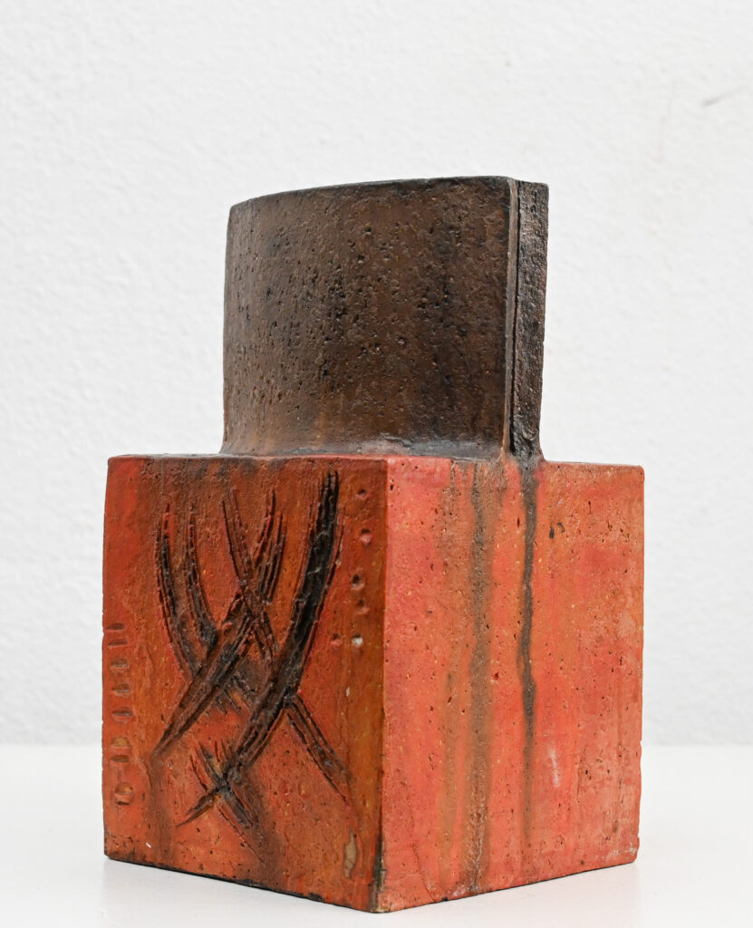 Fantoni scrafitto slab vase 292