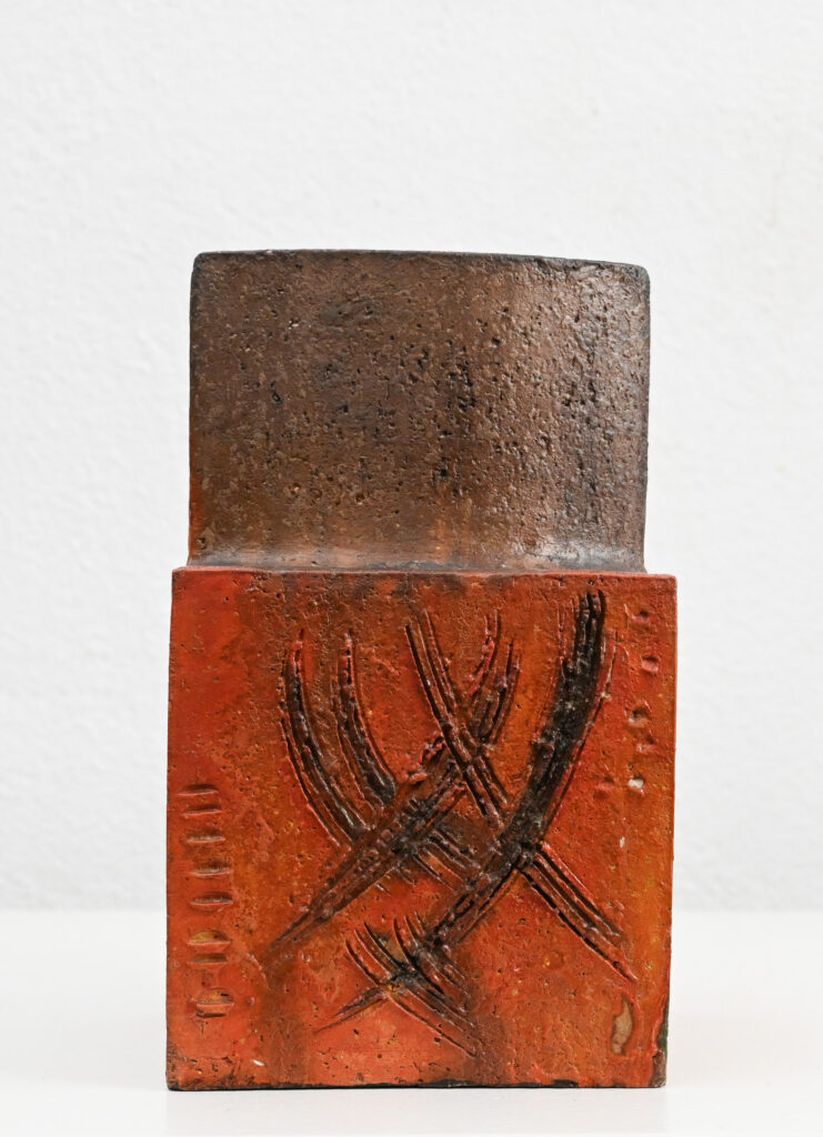 Fantoni scrafitto slab vase 293