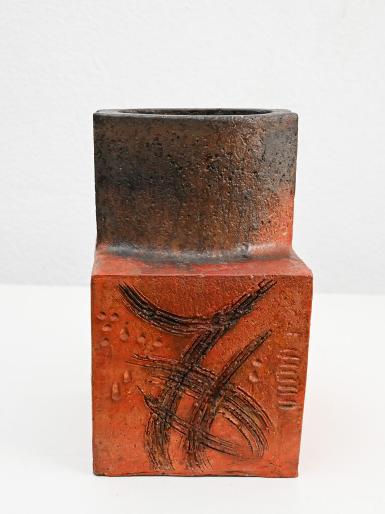 Fantoni scrafitto slab vase 299