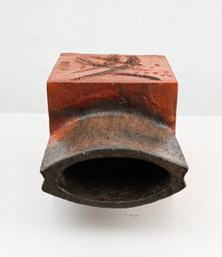 Fantoni scrafitto slab vase 302